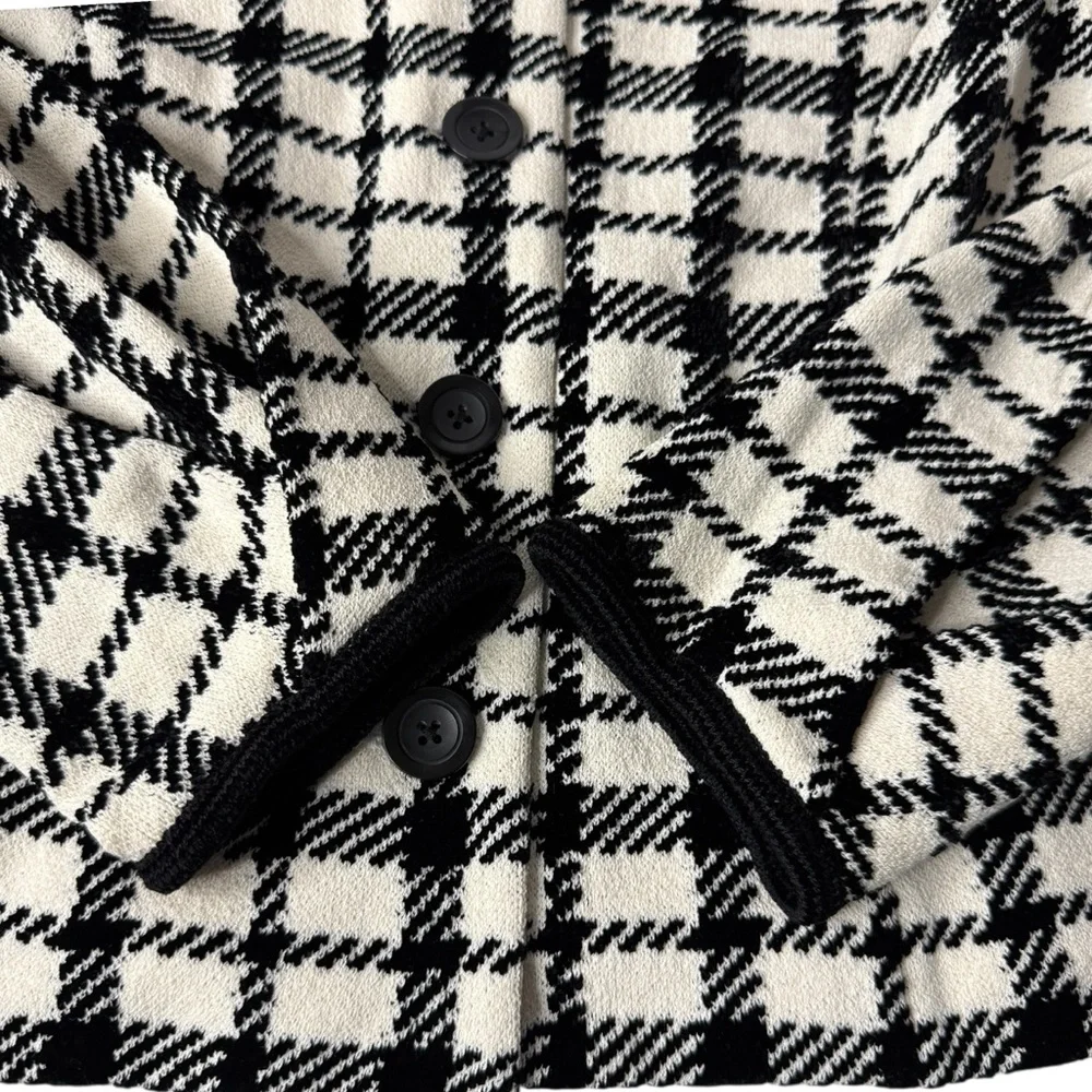 ST. JOHN Black & Off-White Plaid Knit Button‎ Jacket Size 6